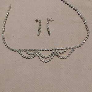 Dazzling Silver Necklace and Earring Set